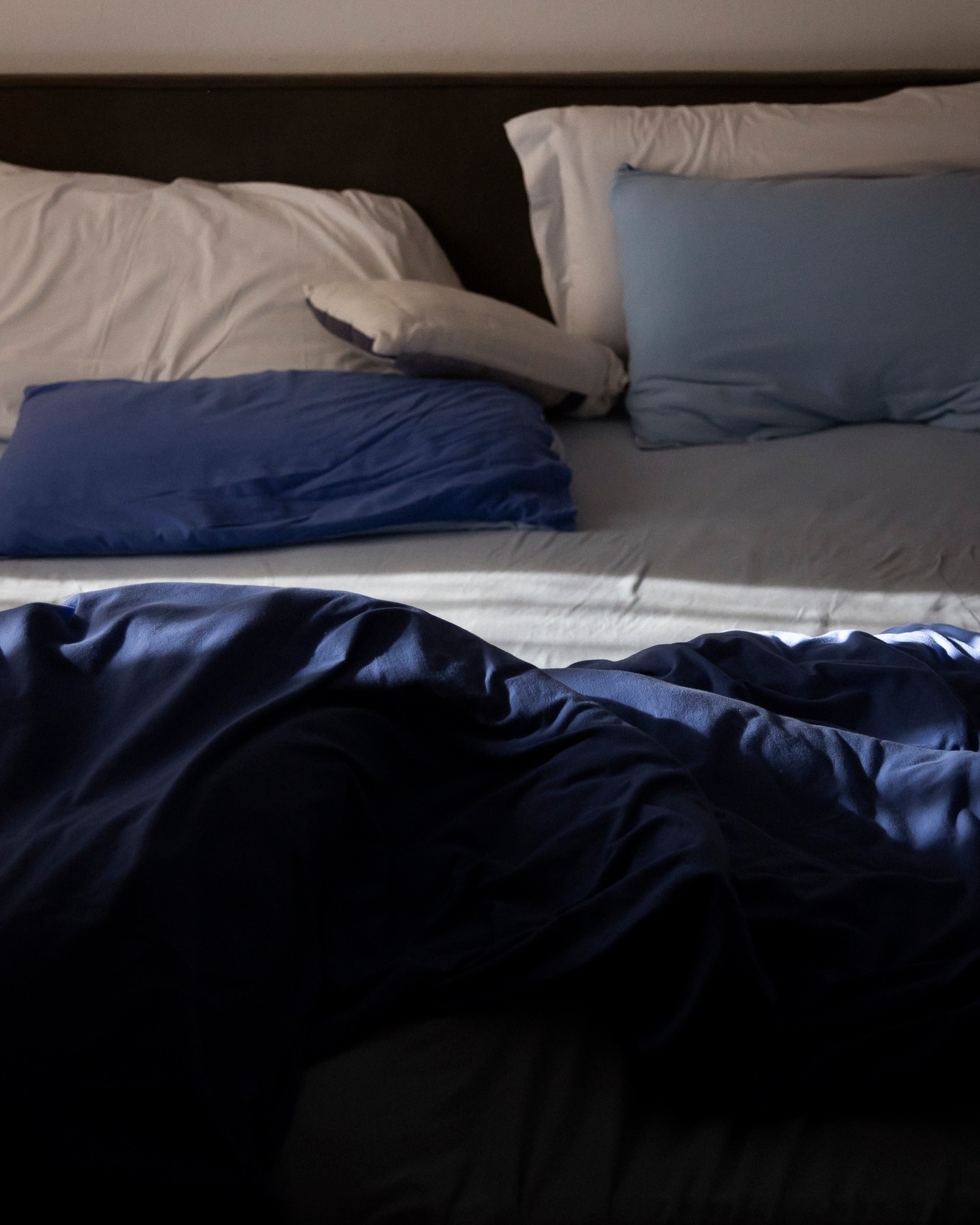 𝐌𝐚𝐢𝐬𝐨𝐧 𝐝𝐮 𝐓𝐚𝐭𝐚̀ 𝐧𝐨𝐧 𝐞̀:Un resort con spa e piscinaUn agriturismo con animazioneUn B&B con colazione a buffet𝐄̀:✓ 6 appartamenti in una casa di famiglia✓ Montagne fuori da ogni finestra✓ Zero programmi obbligatoriNon organizziamo le tue giornate.Ti diamo lo spazio per respirare.Marzo &egrave; il mese perfetto:la neve che si ritira, l&rsquo;aria che si addolcisce,nessuno che ti chiede "𝑐𝑜𝑠𝑎 𝑓𝑎𝑟𝑎𝑖 𝑜𝑔𝑔𝑖?"𝗧𝗿𝗮 𝗹𝗲 𝗺𝗼𝗻𝘁𝗮𝗴𝗻𝗲 𝗱𝗲𝗹𝗹𝗮 𝗩𝗮𝗹𝗹𝗲 𝗱'𝗔𝗼𝘀𝘁𝗮𝟲 𝗮𝗽𝗽𝗮𝗿𝘁𝗮𝗺𝗲𝗻𝘁𝗶 &bull; 𝗖𝗮𝘀𝗮 𝘀𝘁𝗼𝗿𝗶𝗰𝗮 &bull; 𝗚𝗲𝘀𝘁𝗶𝗼𝗻𝗲 𝗳𝗮𝗺𝗶𝗹𝗶𝗮𝗿𝗲𝑺𝒆 𝒒𝒖𝒆𝒔𝒕𝒐 𝒕𝒊 𝒔𝒆𝒎𝒃𝒓𝒂 𝒇𝒂𝒕𝒕𝒐 𝒑𝒆𝒓 𝒕𝒆,𝑺𝒄𝒓𝒊𝒗𝒊 "𝑴𝑨𝑹𝒁𝑶" 𝒊𝒏 𝑫𝑴 𝒑𝒆𝒓 𝒄𝒐𝒏𝒐𝒔𝒄𝒆𝒓𝒆 𝒍𝒆 𝒅𝒊𝒔𝒑𝒐𝒏𝒊𝒃𝒊𝒍𝒊𝒕𝒂̀.#MaisonDuTat&agrave; #MaisonDuTata #ValleDAosta #AostaValley #AnteySaintAndre#Ospitalit&agrave;Autentica #CasaDiMontagna #CasaConStoria #LuoghiDellAnima#RifugioDiMontagna #SlowTravelItaly #Tempolento #RitmiLenti#LussoDiscreto #MontagnaItaliana #MontagnaVera #VivereLaMontagna