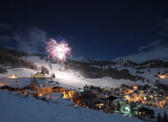 Natale e Capodanno in Valle d’Aosta: tra mercatini, castelli e fiaccolate Natale e Capodanno in Valle d’Aosta: tra mercatini, castelli e fiaccolate